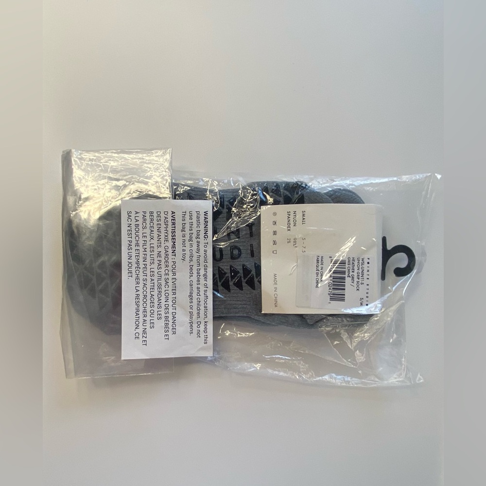 Pointe Studio Full Foot Grip Socks, Pilates Barre & Yoga Socks S/M (5-7.5) - Picture 7 of 9